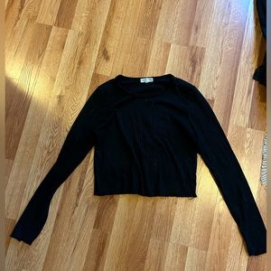 Simi cropped long sleeve black top